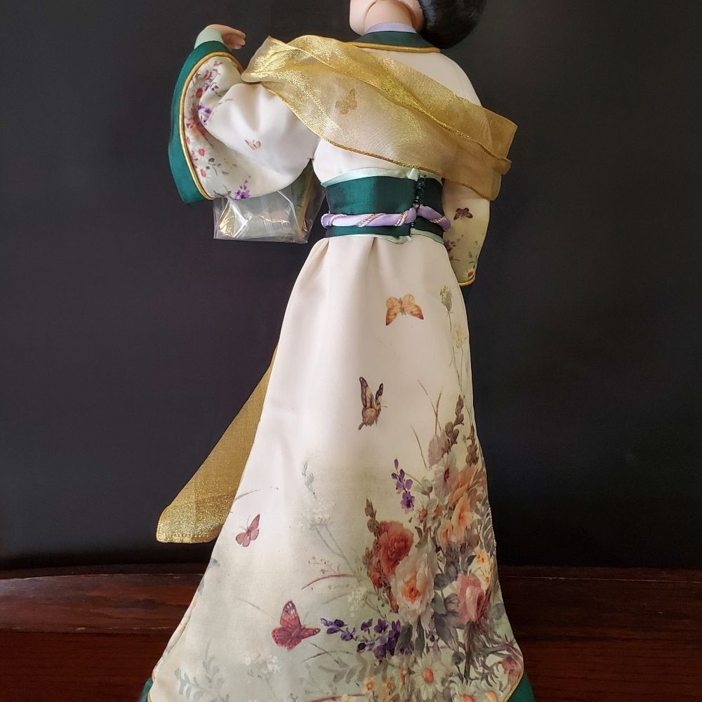 The Butterfly Maiden The Danbury Mint Lena Liu Geisha Doll with Stand and Fan - Picture 6 of 8
